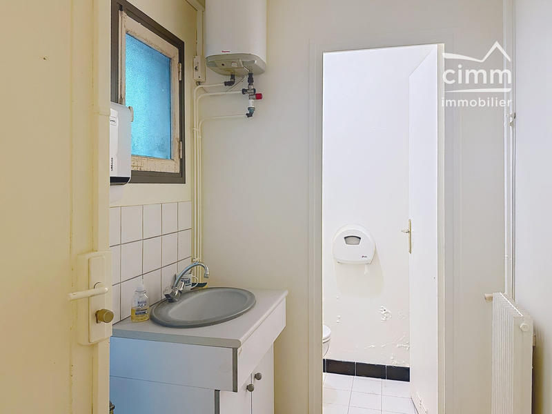 Bureau - 79 m² - 2 pièces