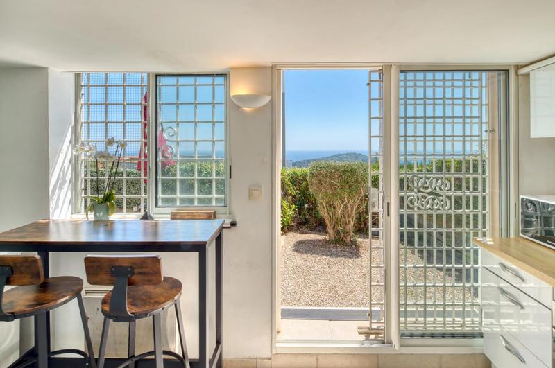 Villa - 347 m² - 9 pièces