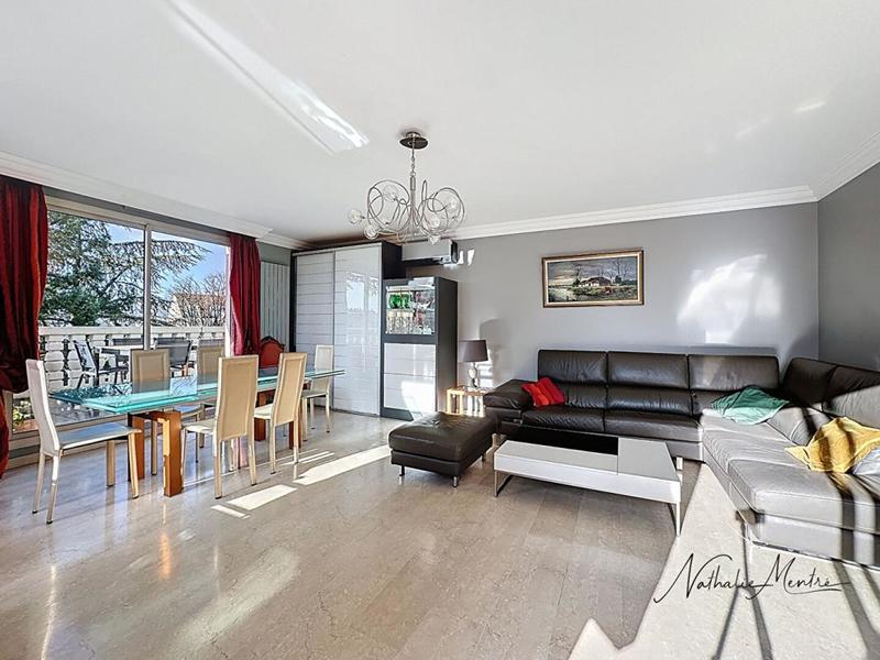 Appartement - 140 m² - 5 pièces