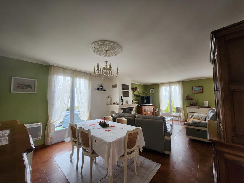 Maison - 175 m² - 9 pièces