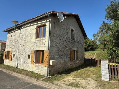 Maison en pierre - 96 m² - 4 pièces