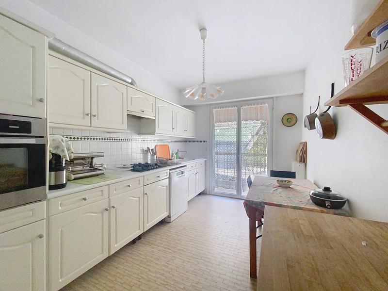 Appartement - 85 m² - 3 pièces