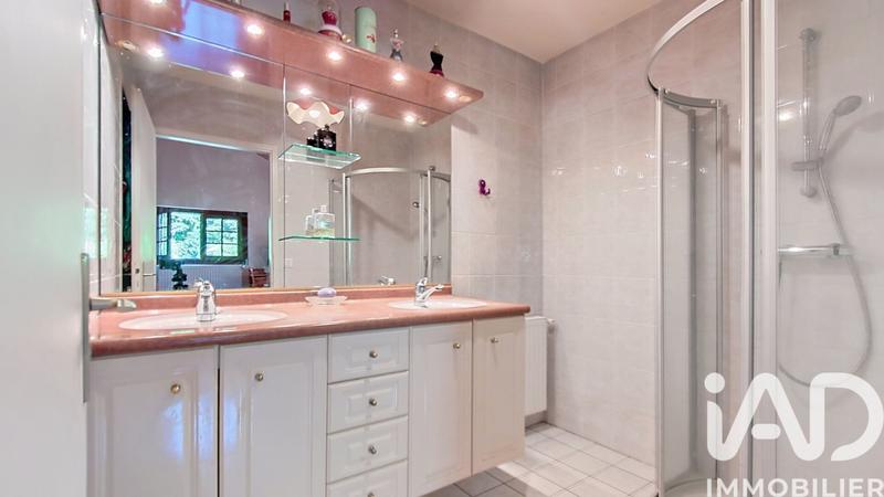 Maison - 313 m² - 9 pièces