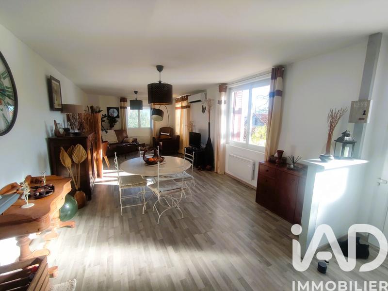 Maison - 205 m² - 3 pièces