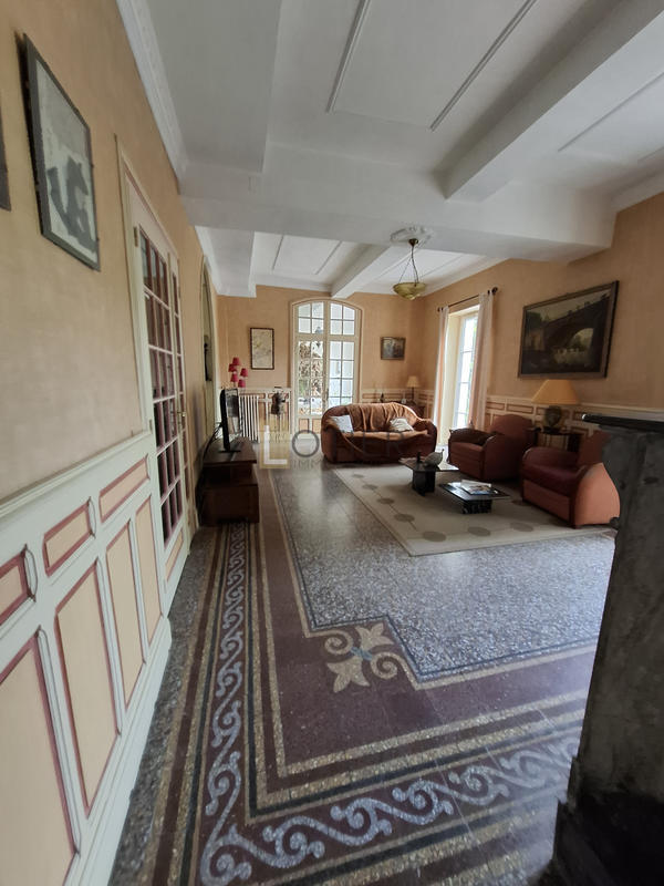 Maison - 300 m² - 10 pièces