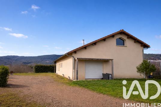 Maison - 180 m² - 8 pièces