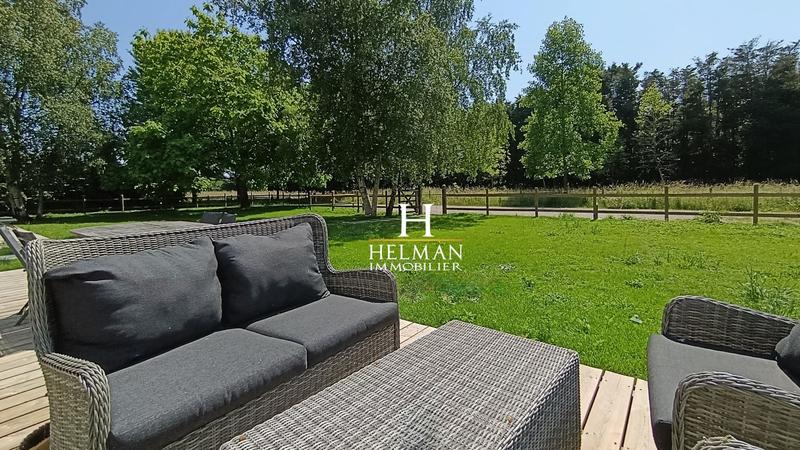 Maison - 222 m² - 8 pièces