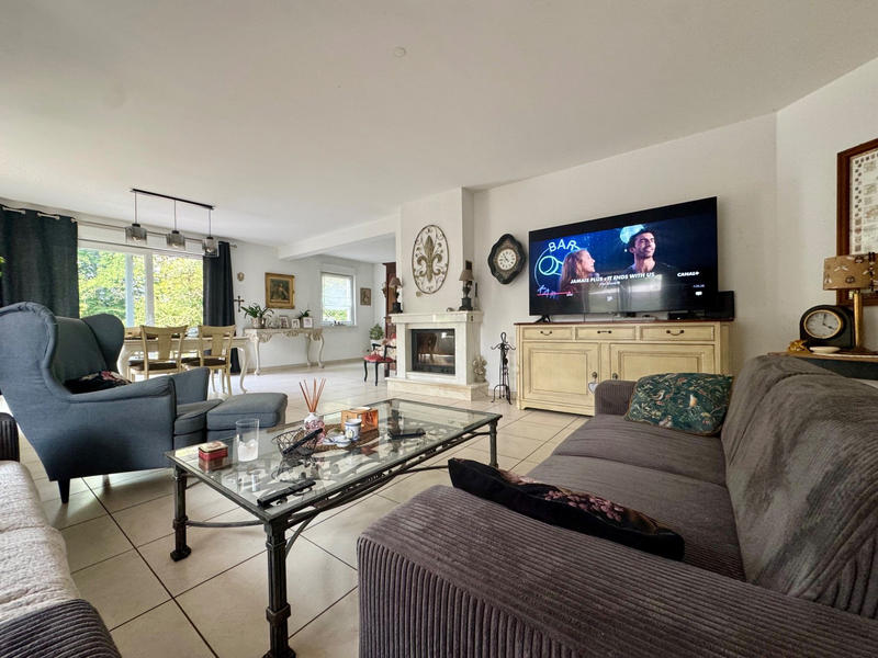 Maison - 238 m² - 7 pièces