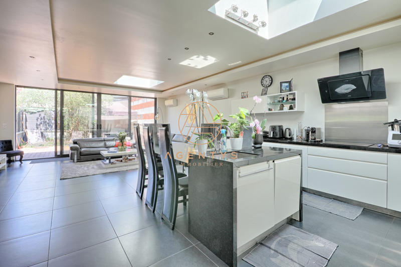 Entrepôt - 150 m² - 3 pièces