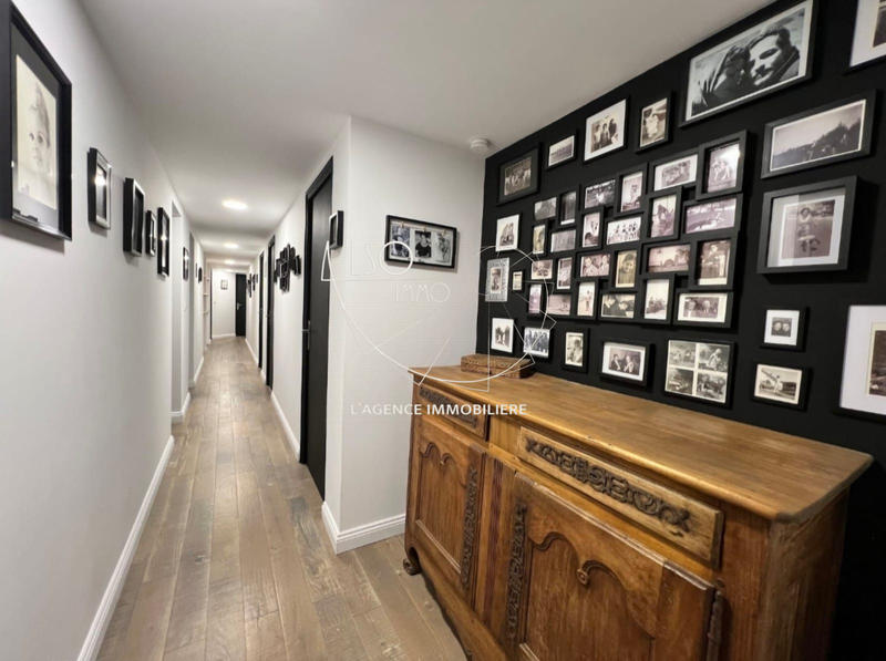 Maison - 244 m² - 7 pièces