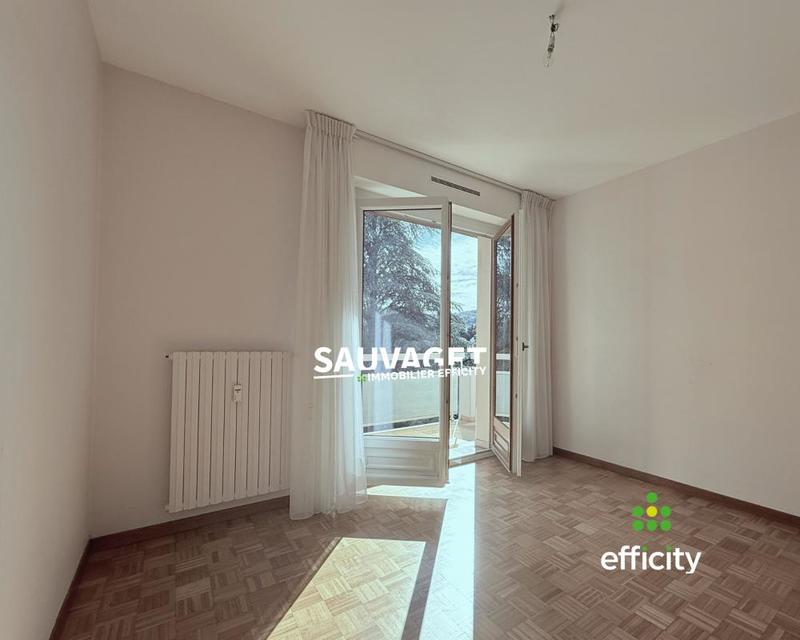 Appartement ancien - 71 m² - 3 pièces