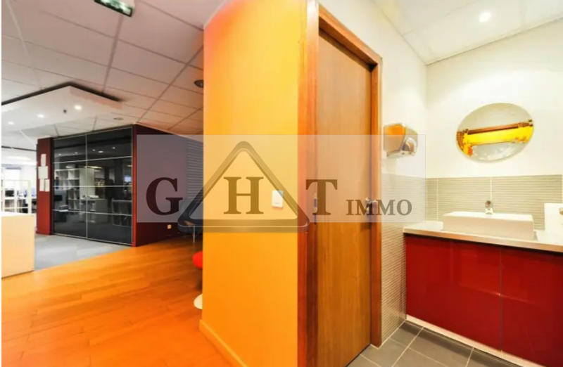Bureau - 600 m²
