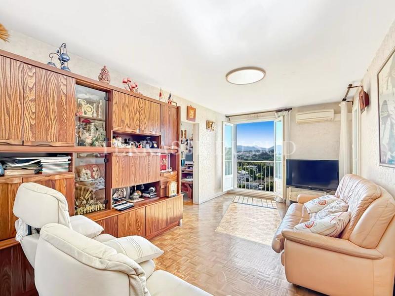 Appartement - 72 m² - 4 pièces