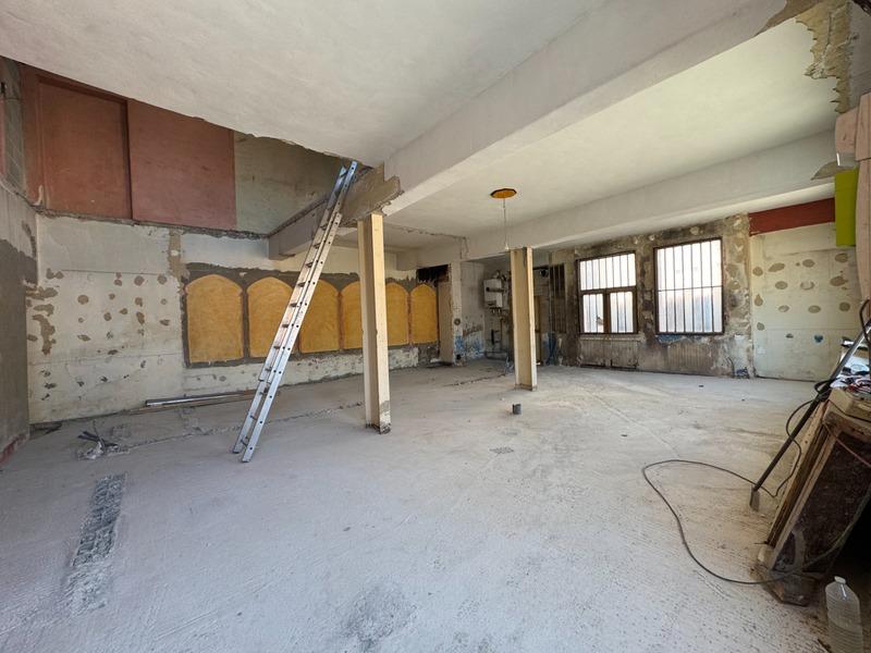 Local d'activité / Entrepôt - 168 m² - 2 pièces