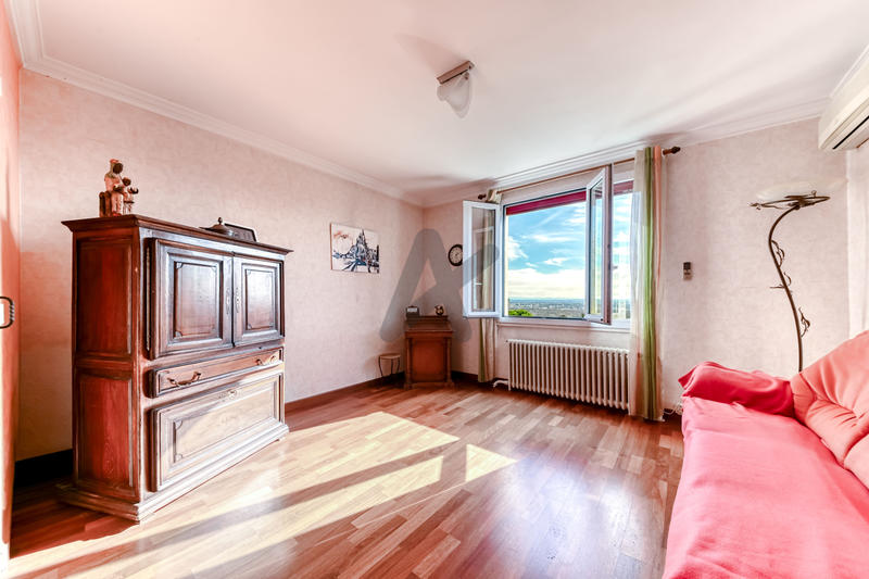 Maison - 320 m² - 7 pièces