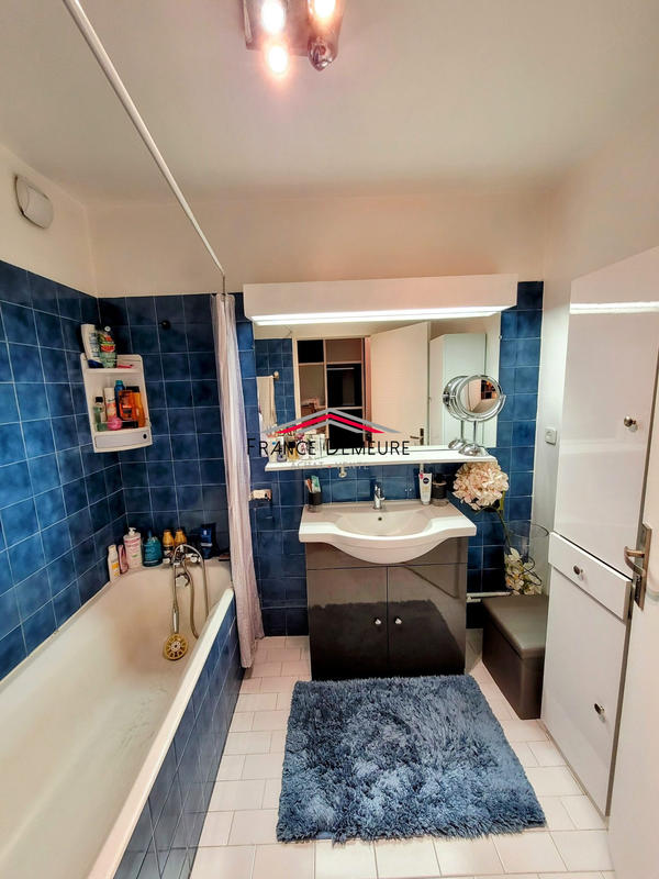 Appartement - 82 m² - 4 pièces