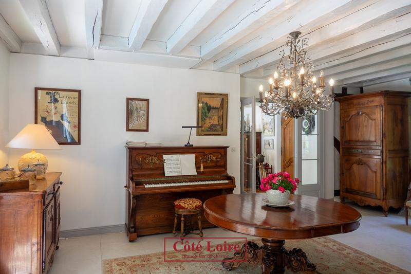 Maison - 251 m² - 8 pièces