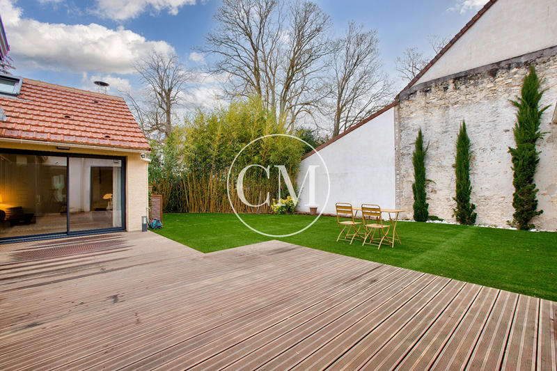 Maison - 215 m² - 6 pièces