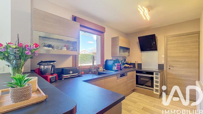 Maison - 121 m² - 8 pièces