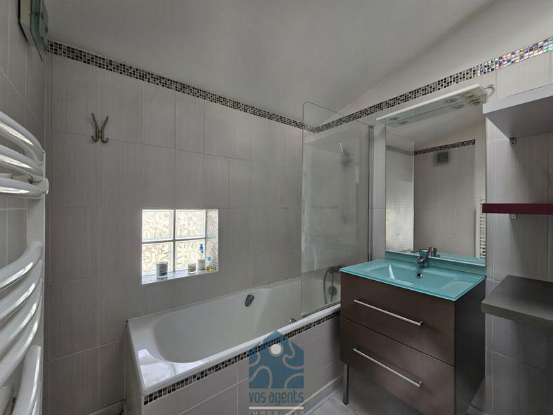 Maison - 93 m² - 5 pièces