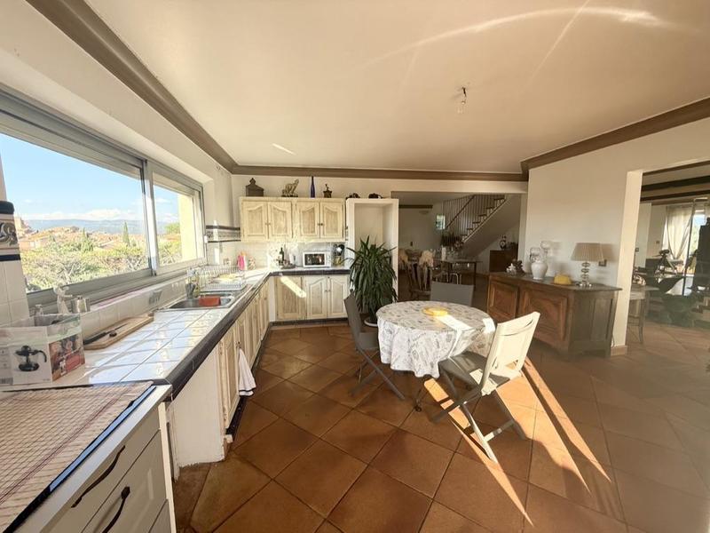 Maison - 175 m² - 8 pièces