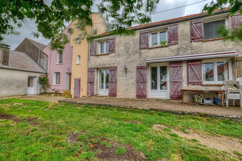 Maison - 261 m² - 10 pièces