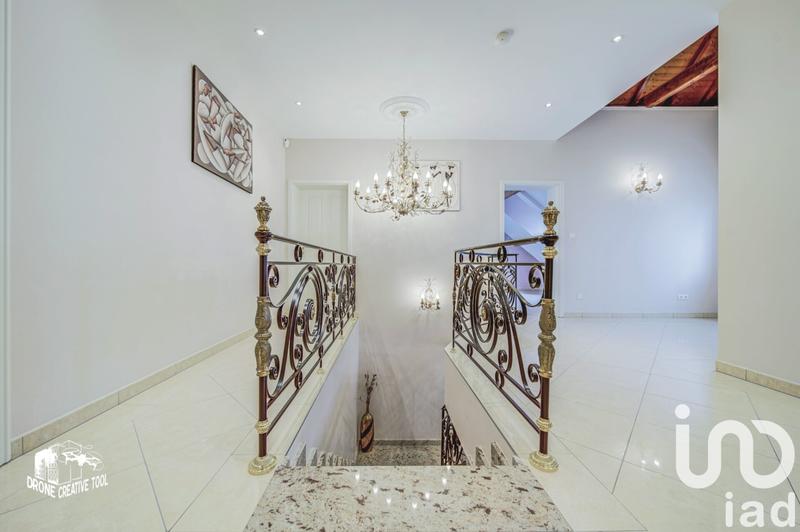 Maison - 191 m² - 7 pièces