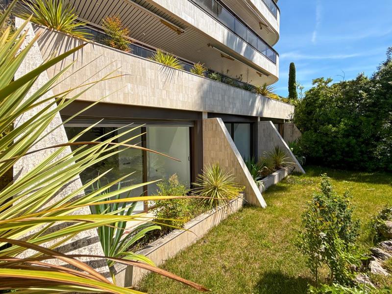 Appartement - 270 m² - 6 pièces