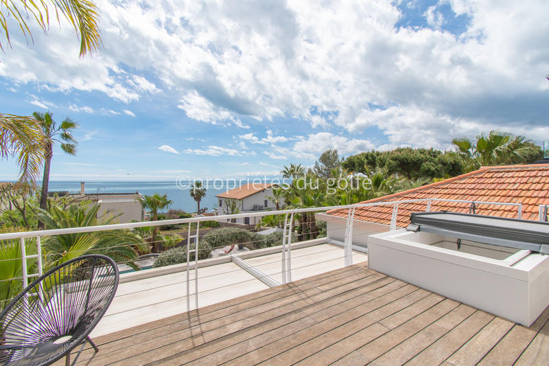 Maison - 215 m² - 6 pièces