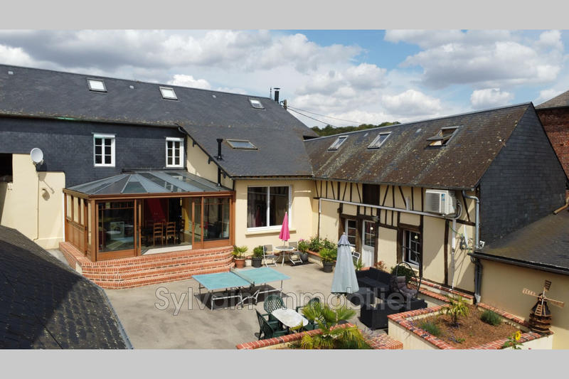 Propriété - 425 m² - 15 pièces