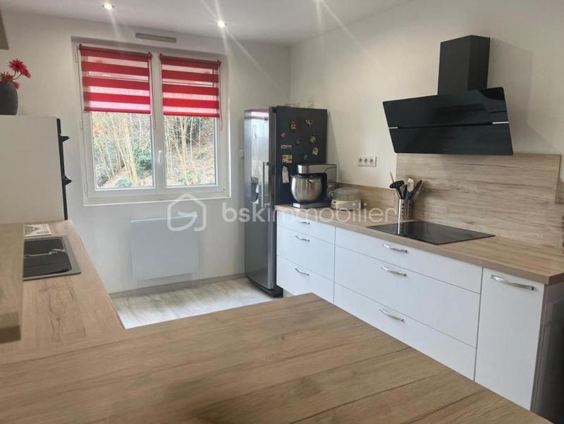 Maison - 216 m² - 7 pièces