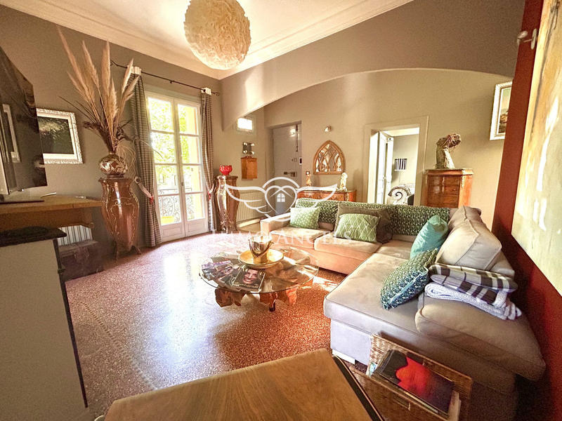 Maison ancienne - 289 m² - 11 pièces