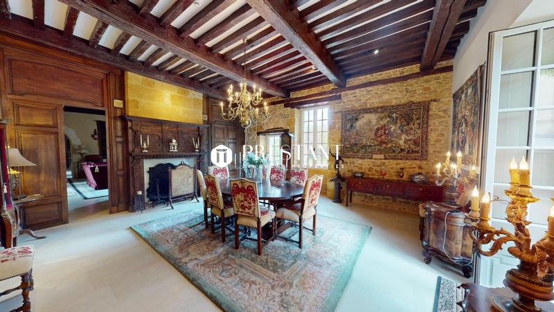 Demeure - 716 m² - 7 pièces