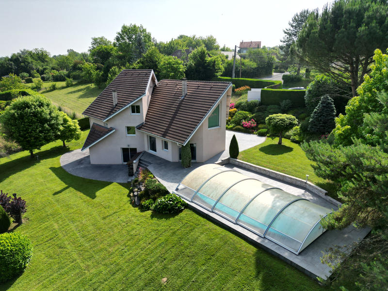 Maison - 185 m² - 8 pièces