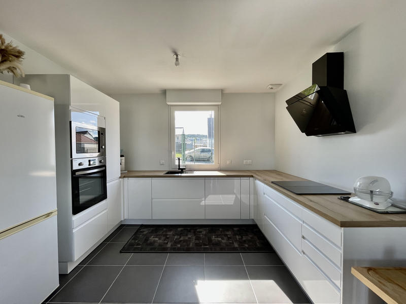 Maison - 94 m² - 5 pièces