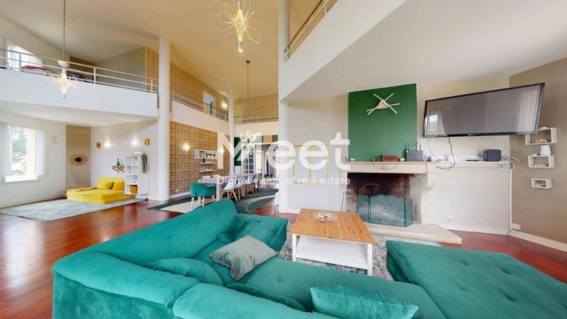 Maison d'architecte - 420 m² - 9 pièces