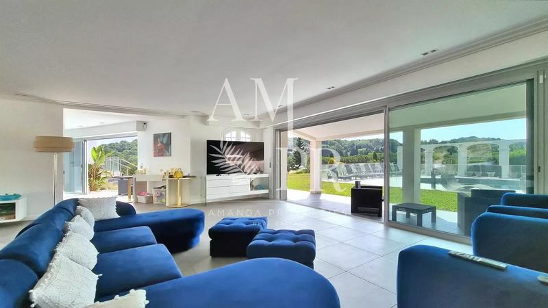 Villa - 250 m² - 8 pièces
