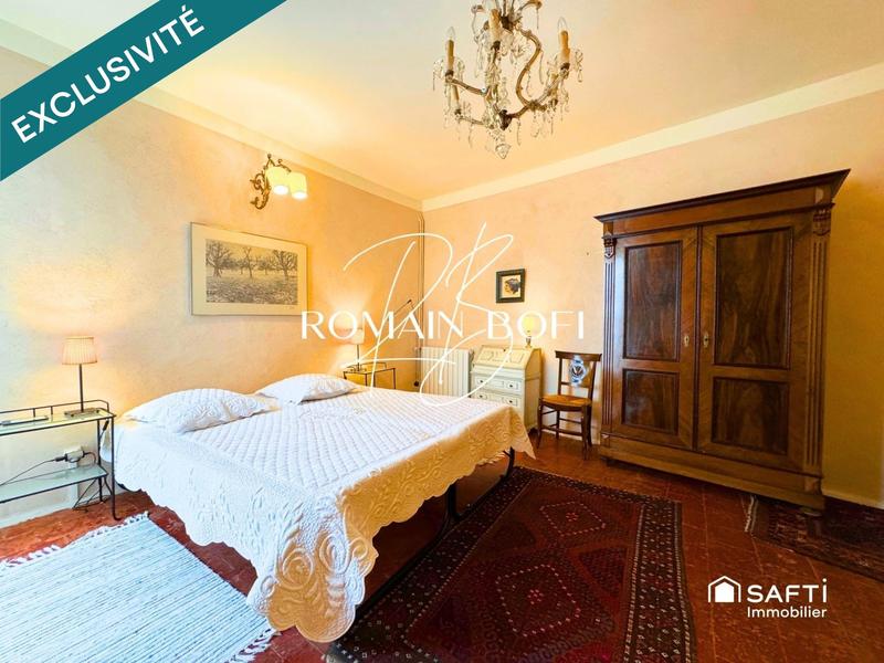 Maison - 204 m² - 6 pièces