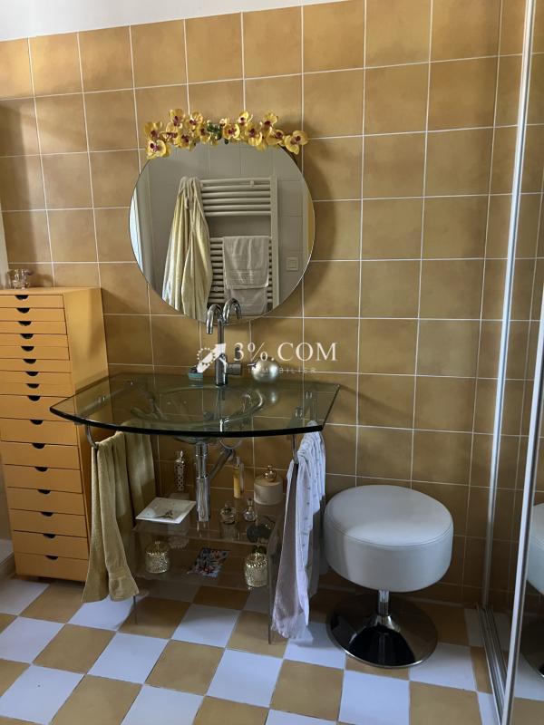 Propriété - 281 m² - 7 pièces