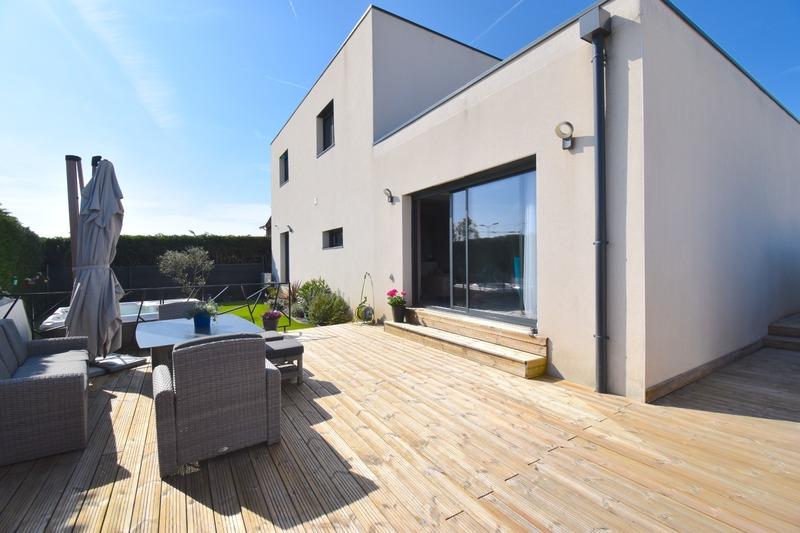 Maison - 151 m² - 6 pièces