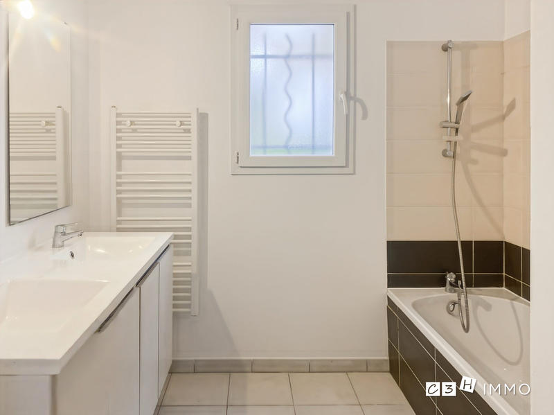 Maison - 94 m² - 4 pièces