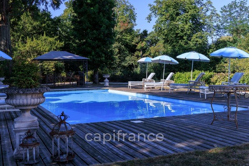 Demeure - 800 m² - 15 pièces