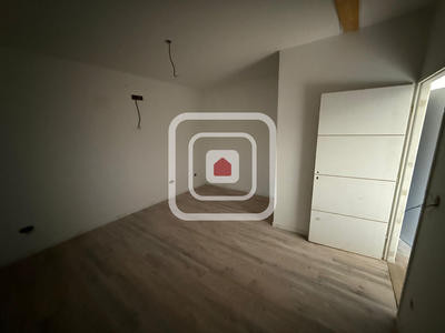 Maison - 642 m² - 14 pièces