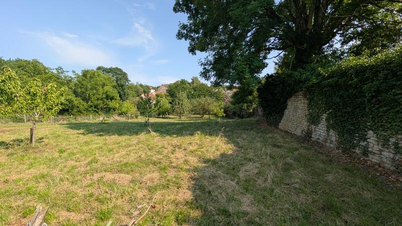 Terrain constructible - 1 228 m²