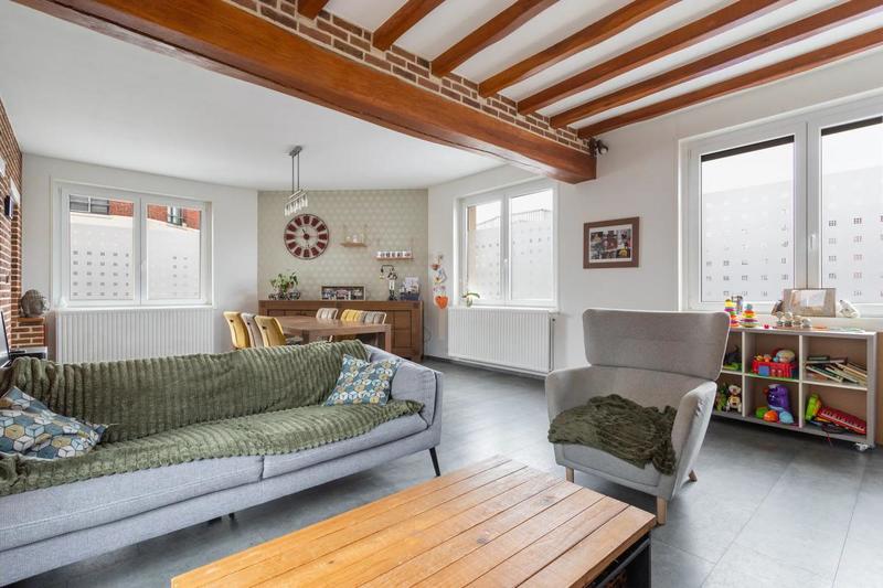 Maison - 210 m² - 8 pièces