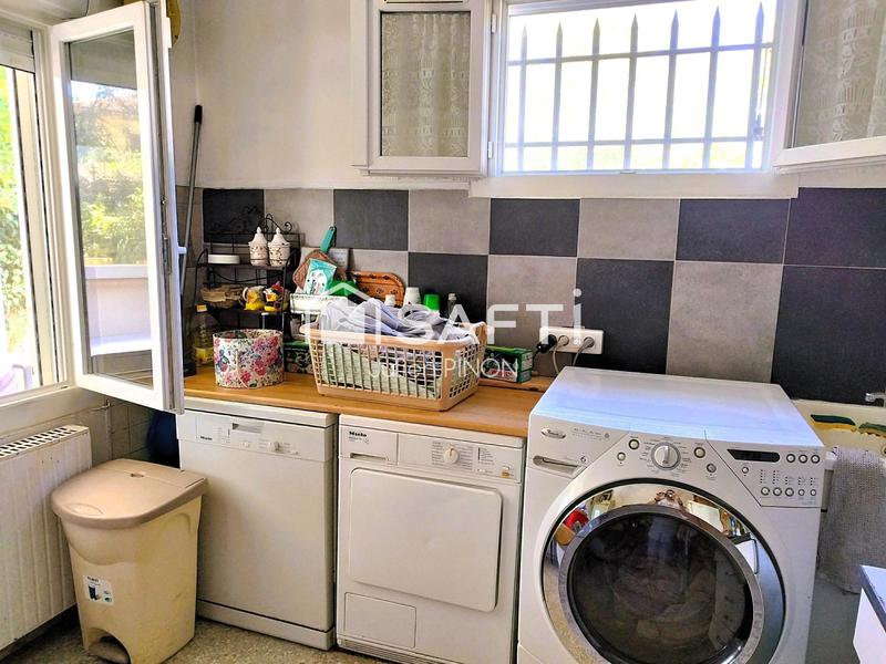 Maison - 180 m² - 8 pièces