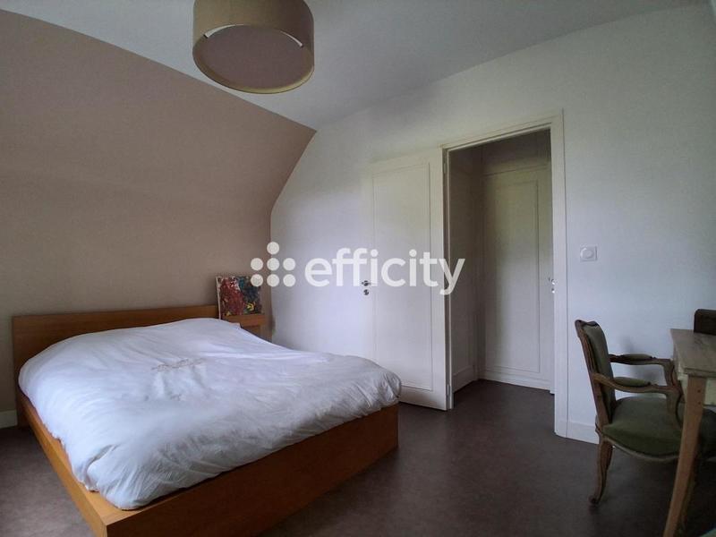 Maison - 208 m² - 10 pièces