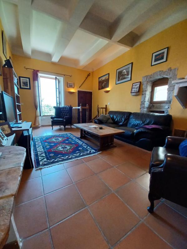 Maison - 204 m² - 7 pièces