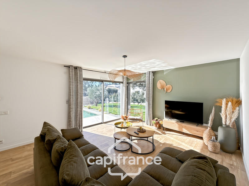 Maison - 220 m² - 8 pièces