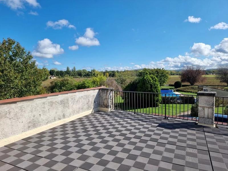 Maison - 226 m² - 6 pièces